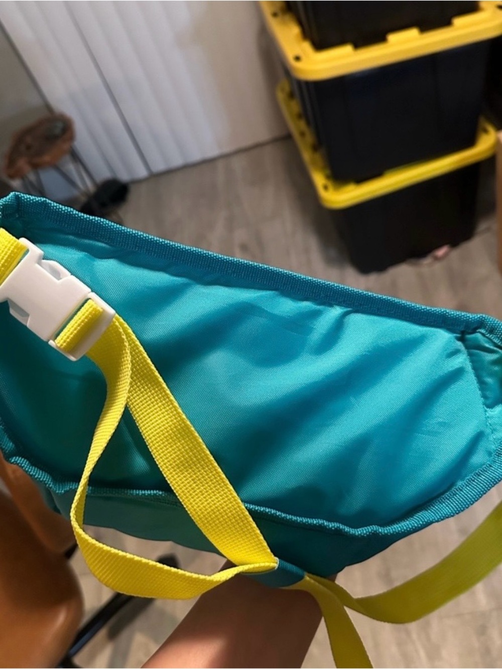 Igloo Pink and Teal Insulated Fanny Pack - Picture 3 of 3